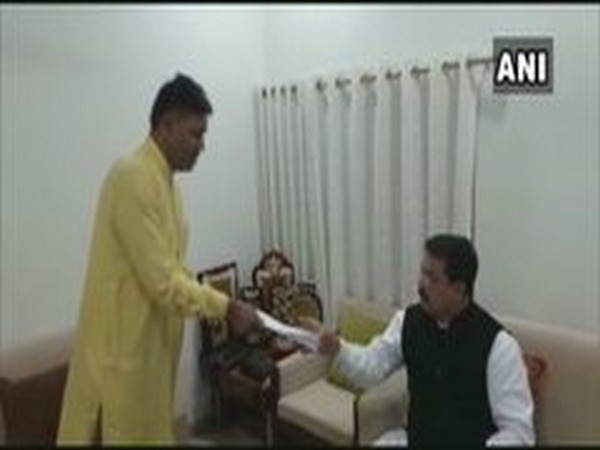 Five Gujarat Congress MLAs submitted their resignation to Assembly Speaker. 