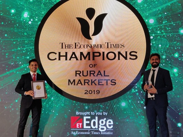 Priyabrata Das, Retail Business Leader and Sahil Khanna, Partnerships Business Leader at Greenlight Planet received the ET Champions of Rural Markets award on behalf of the company