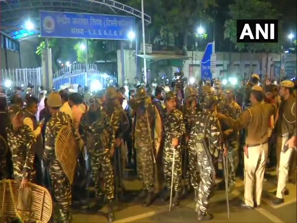 Security outside Tihar Jail on Friday during the execution. Photo/ANI