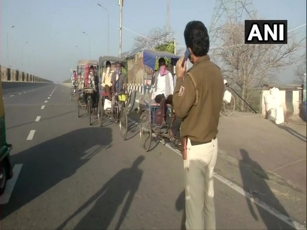 Police asking rickshaw pullers to turn back at Akshardham flyover. Photo/ANI