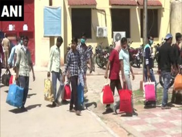 Thirty-eight prisoners were released on 8-week parole from Lucknow Jail on Sunday. Photo/ANI