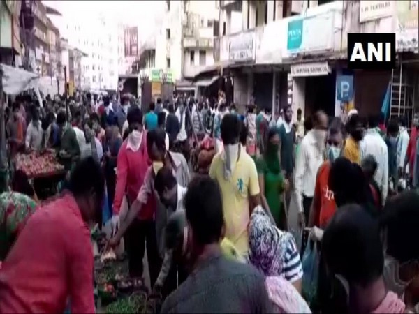 Citydwellers in Mangaluru shopping for essentials amid lockdown relaxations