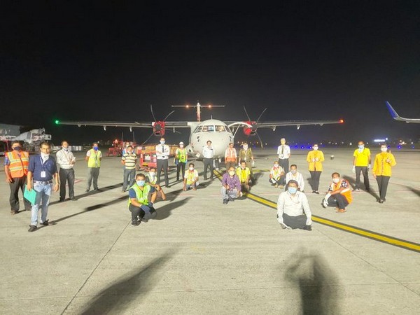Odisha airlifts 4,000 COVID-19 test kits, reagents, VTM from Maharashtra. Photo/ANI