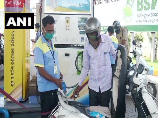Petrol pumps in Bhubaneswar will give fuel only to those who wear masks.