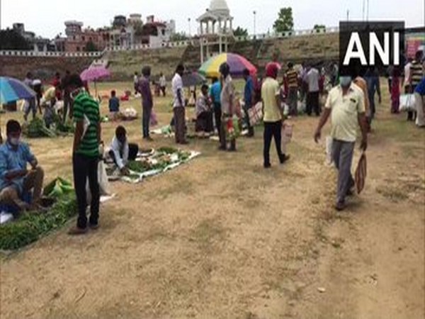 People throng vegetable market in Tripura. Photo/ANI