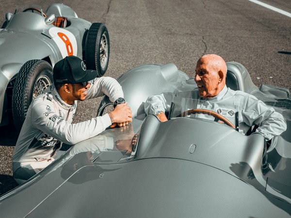 Lewis Hamilton with Sir Stirling Moss (Photo/ Lewis Hamilton Twitter)