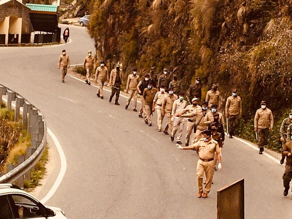 Shimla Police conduct flag march amid coronavirus curfew. 