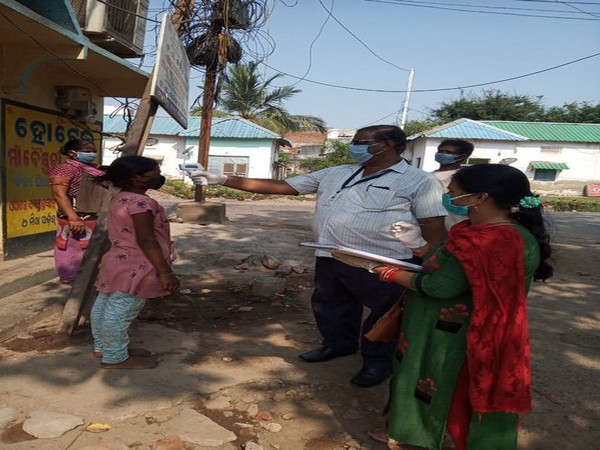 Thermal screening conducted by the officials (Photo/Collector and DM, Ganjam/Twitter)