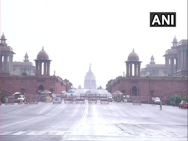 Parts of Delhi receives light rain showers on Sunday [Photo/ANI]