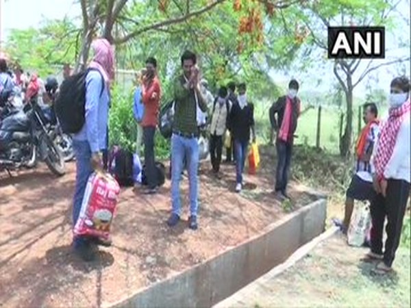 Jharkhand govt sent around 15 buses from 6 districts to Raipur. 