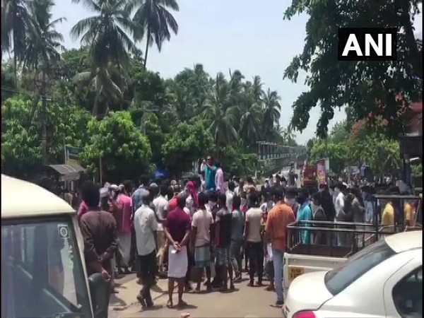 Stranded migrant labourers protest in Kerala. 