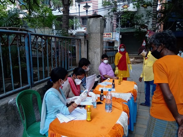 The Howrah Municipal Corporation workers carried out COVID-19 testing. 