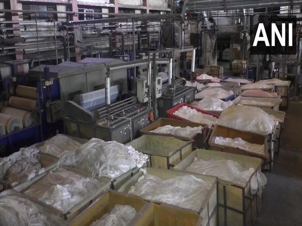 Surat Textile industry incurring losses amid lockdown (Photo/ANI)