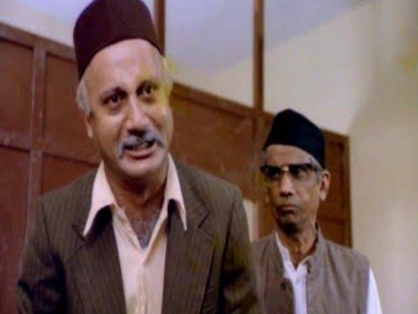 A still from the film 'Saaransh' featuring Anupam Kher (Image Source: Twitter)