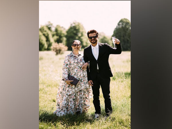 Anil Kapoor , Sunita Kapoor (Image courtesy: Twitter)