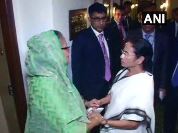 Bangladesh Prime Minister Sheikh Hasina with West Bengal Chief Minister Mamata Banerjee