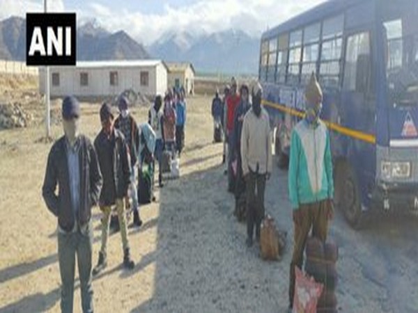 Jharkhand migrant workers to be airlifted from Leh. [Photo/ANI]