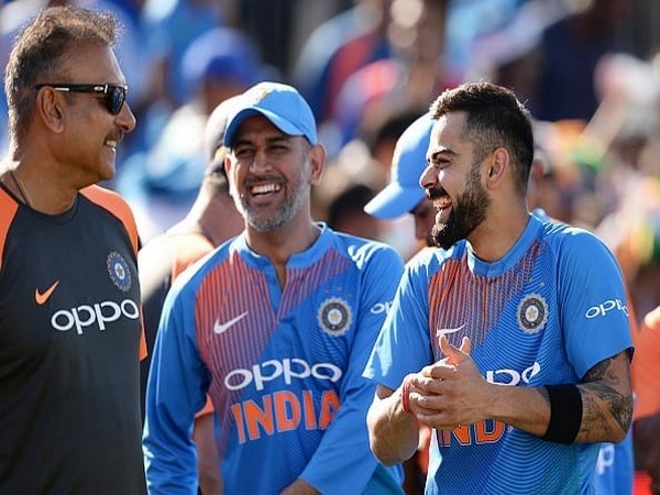 Ravi Shastri with MS Dhoni and Virat Kohli (Photo/ Virat Kohli Twitter)