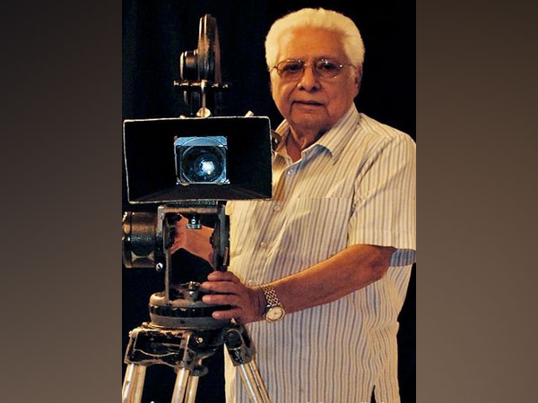Veteran filmmaker Basu Chatterjee (Image Source: Twitter)