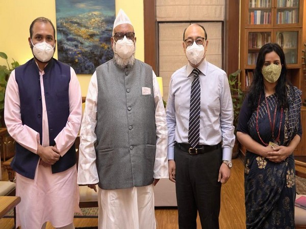 Foreign Secy Shringla meets Bangladesh Tariqat Federation officials (Photo Credit: Twitter)