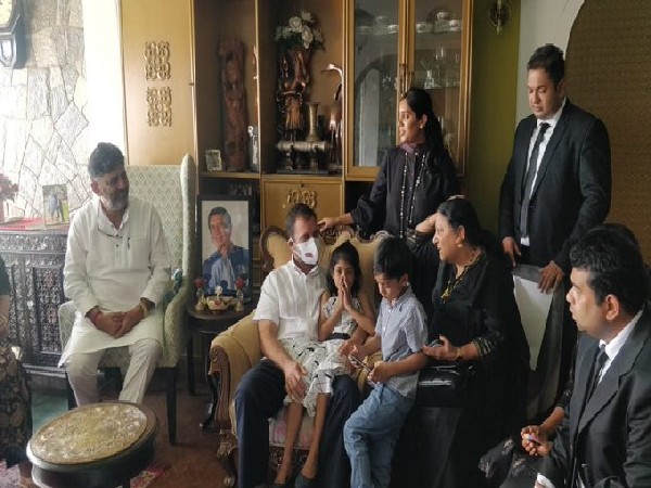 Rahul Gandhi meets family members of late senior party leader Oscar Fernandes (Photo/ANI)