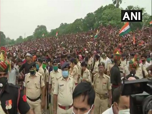 Crowds gather to pay tribute to Sepoy Jai Kishore Singh