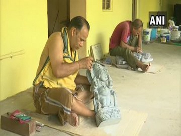 Sculptors in Puri, Odisha face losses amid COVID-19 crisis (Photo/ANI)