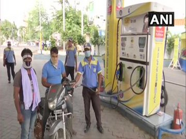 Madhya Pradesh govt revises the price of petrol and diesel in state [Photo/ANI]