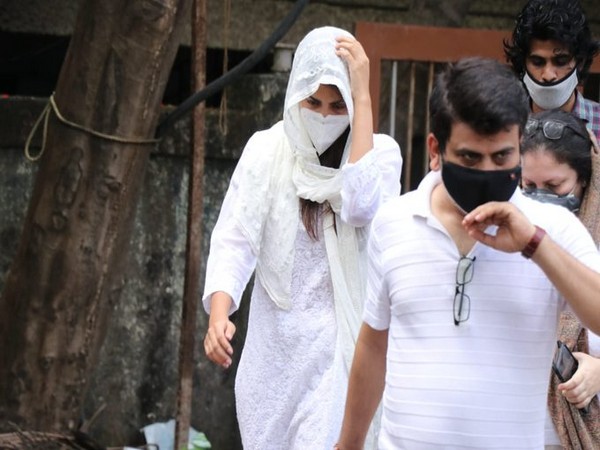 Actor Rhea Chakroborty outside Cooper Hospital in Mumbai (Photo/ANI)