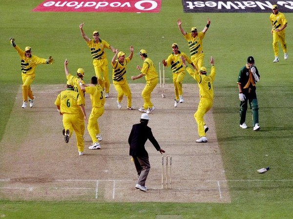 Australia celebrates after progressing to finals of 1999 WC. (Photo/ cricket.com.au Twitter)