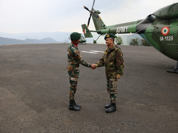 Eastern Army Commander, Lieutenant General Anil Chauhan (R) visited the Assam Rifles formation Headquarters.