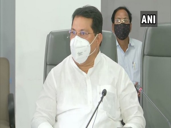 Maharashtra Minister Vijay Wadettiwar speaking in a press conference in Pune on Thursday. Photo/ANI