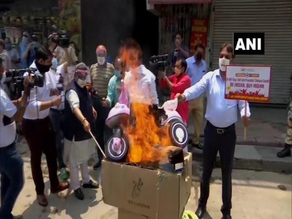 Members of the Confederation of All India Traders held anti-China protests in Delhi on Monday. (Photo/ANI)