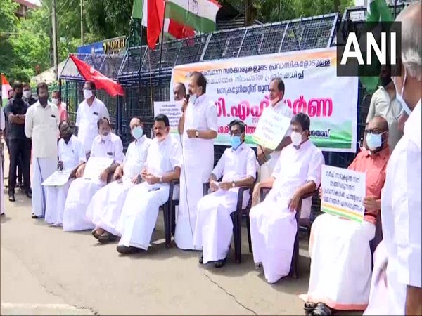 Congress leaders staged a protest against the state government in Thiruvananthapuram (Photo/ANI)