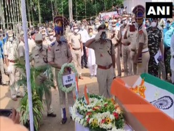 Wreath laying ceremony of Central Reserve Police Force (CRPF) jawan Shymal Kumar Dey in Midnapore (Photo/ANI)