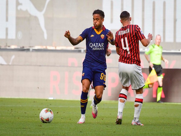 AC Milan and AS Roma players in action during a Serie A clash. (Photo/ AS Roma Twitter) 