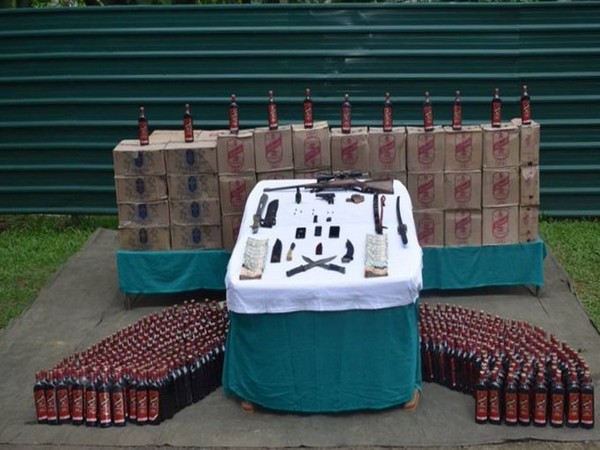 Recovered arms and liquor (Photo/Twitter/Eastern Command)