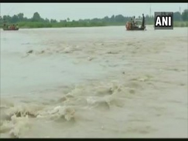 Floodwaters from the Kamala River in Bihar flooded nearby villages.