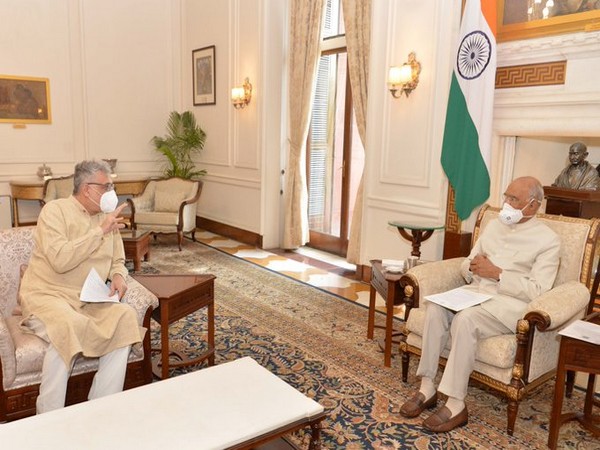 President Ram Nath Kovind and TMC Leader Derek O'Brien. [Twitter/President of India]