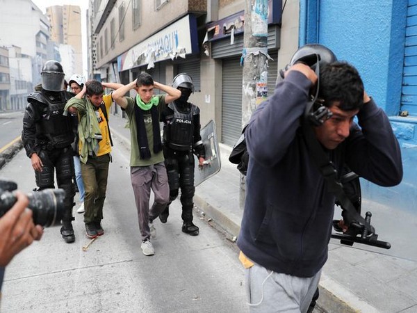 Riot police detain demonstrators during protests in Ecuador (File photo)