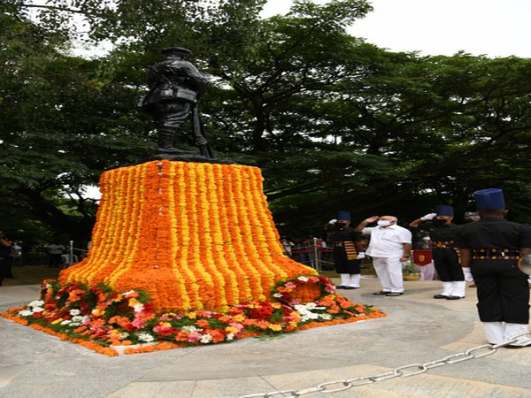 Karnataka Chief Minister BS Yediyurappa offering tributes at National Military Memorial Park. [Photo/ANI]