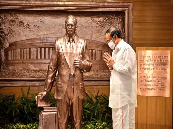 Vice President M Venkaiah Naidu unveils a statue of Dr B R Ambedkar at CAG office in New Delhi (Photo/Twitter/Vice President of India)