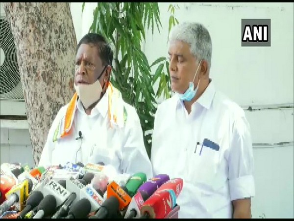 Puducherry Chief Minister V Narayanasamy (L)