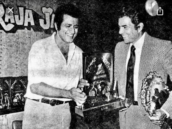Manoj Kumar and Dharmendra Deol (Image courtesy: Twitter)