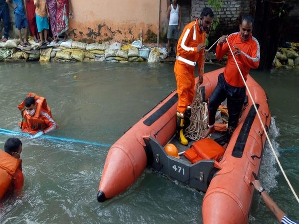NDRF search operation being carried out in the sewage channel in Dhobighat area of Santa Cruz, Mumbai 
