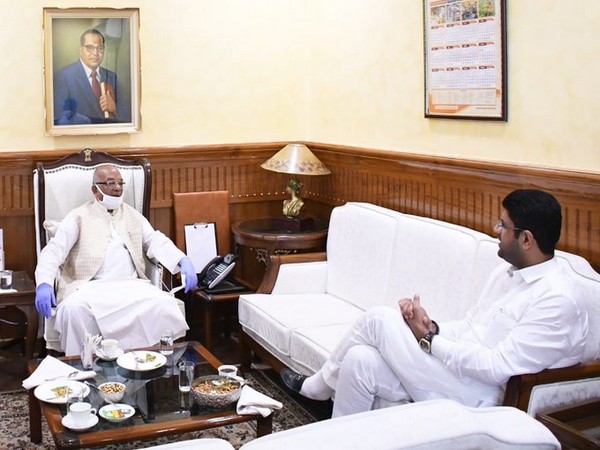 Deputy Chief Minister of Haryana Dushyant Chautala met the Governor Satyadev Narayan Arya on Monday (Source: Twitter)