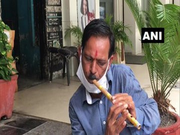Kanchan, a flute player and a seller, speaks to ANI in Chandigarh [Photo/ANI]