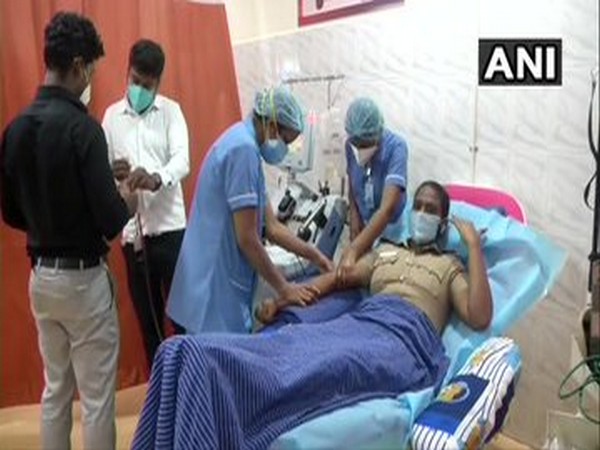 Tamil Nadu policemen donated plasma after recovering from coronavirus [Photo/ANI]