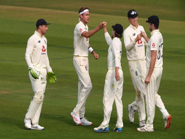 England team celebrates after dismissing Asad Shafiq (Photo/ ICC Twitter)
