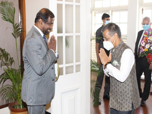 Indian High Commissioner Gopal Baglay met Foreign Secretary Admiral Prof. Jayanath Colombage on August 19. (Photo credit: MFA SL twitter)